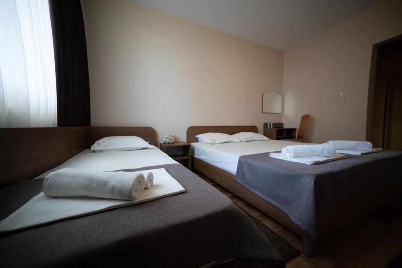 Hotel Velista Voneshta Voda Bagian luar foto