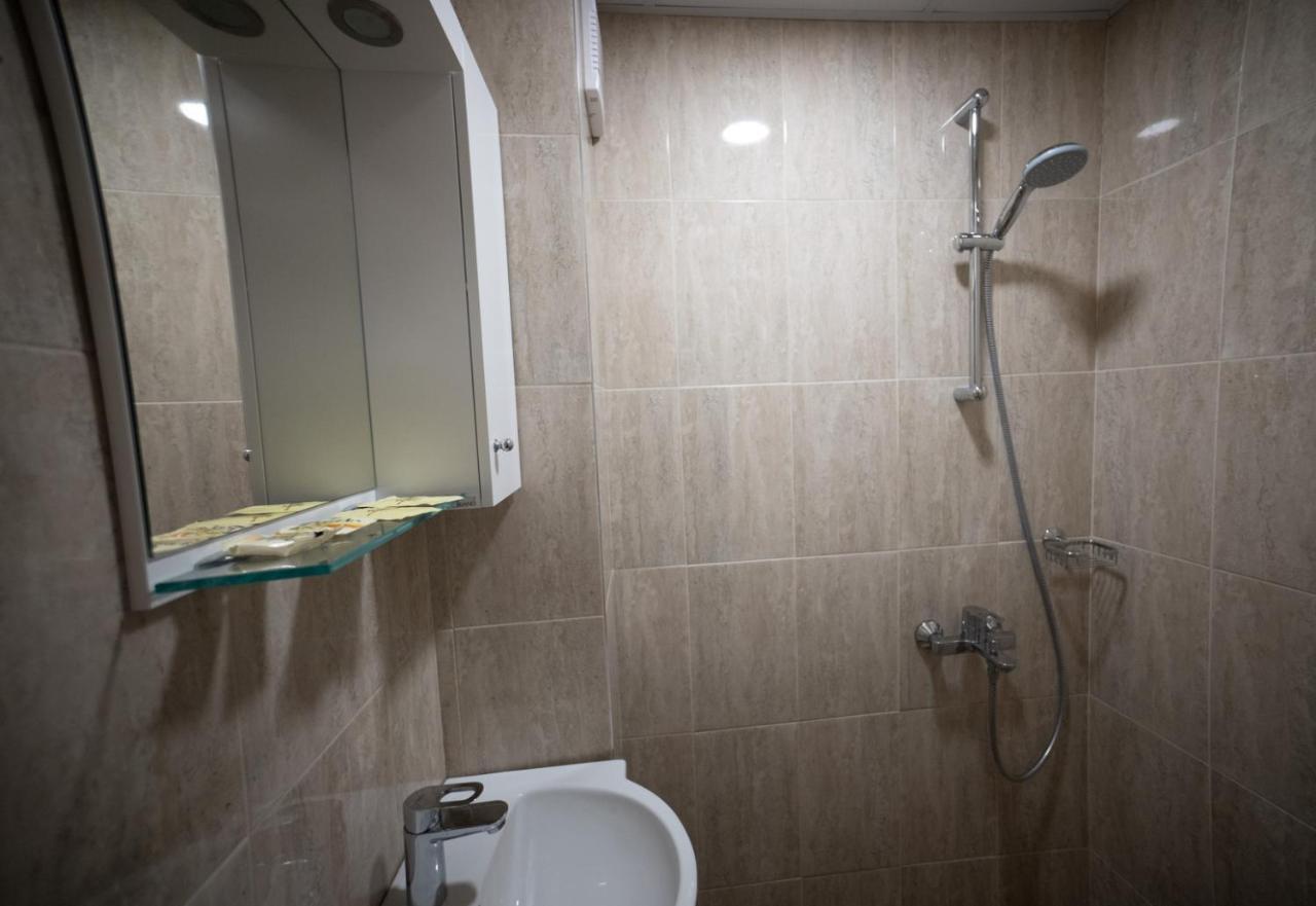 Hotel Velista Voneshta Voda Bagian luar foto